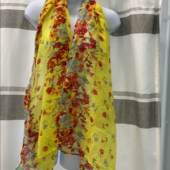 Vintage silk scarf in excellent condition - Picture 3 of 3